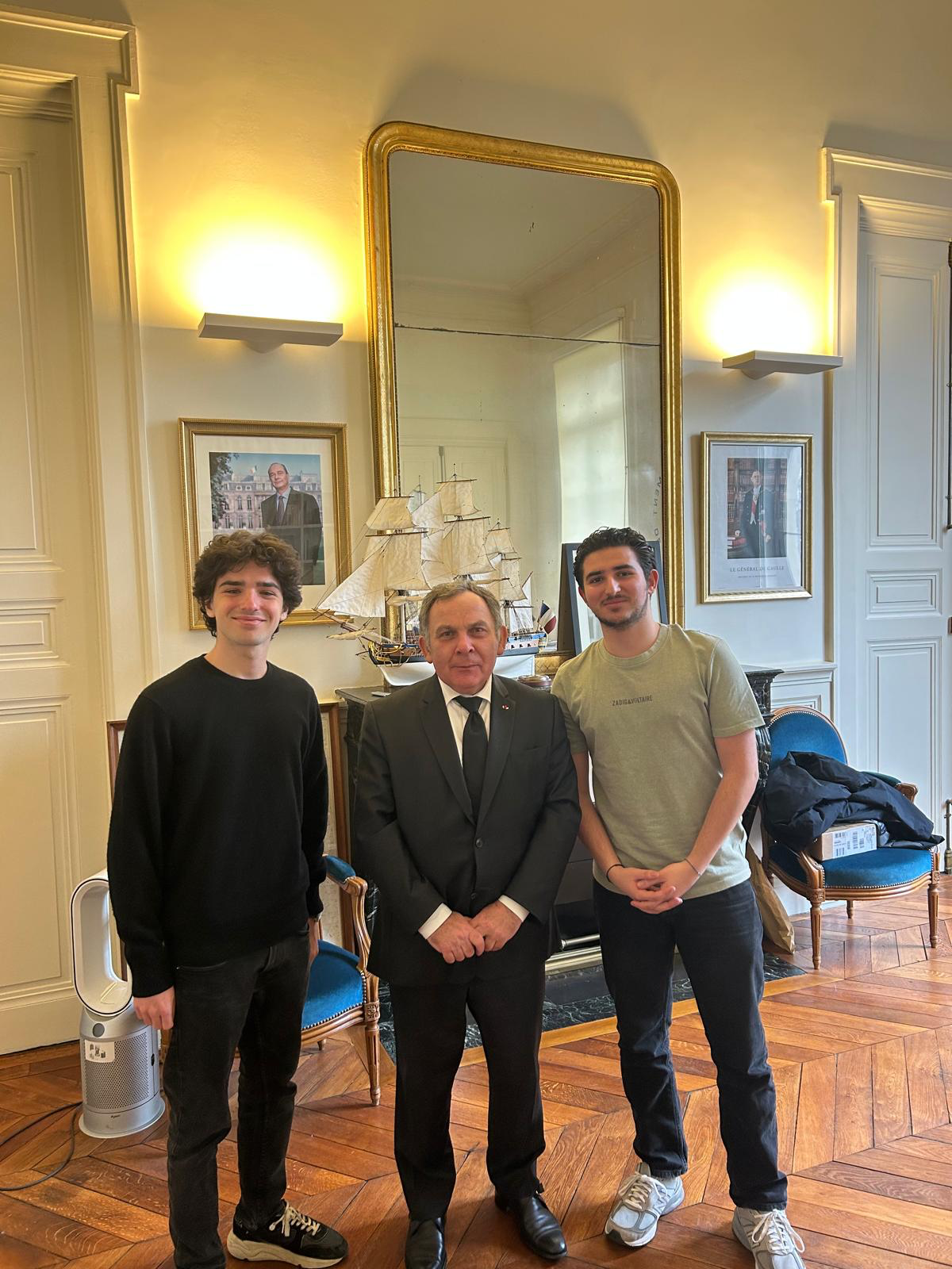 Dans les salons de la République